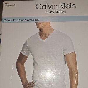 ❤️Calvin Klein White Cotton V-Neck Tee